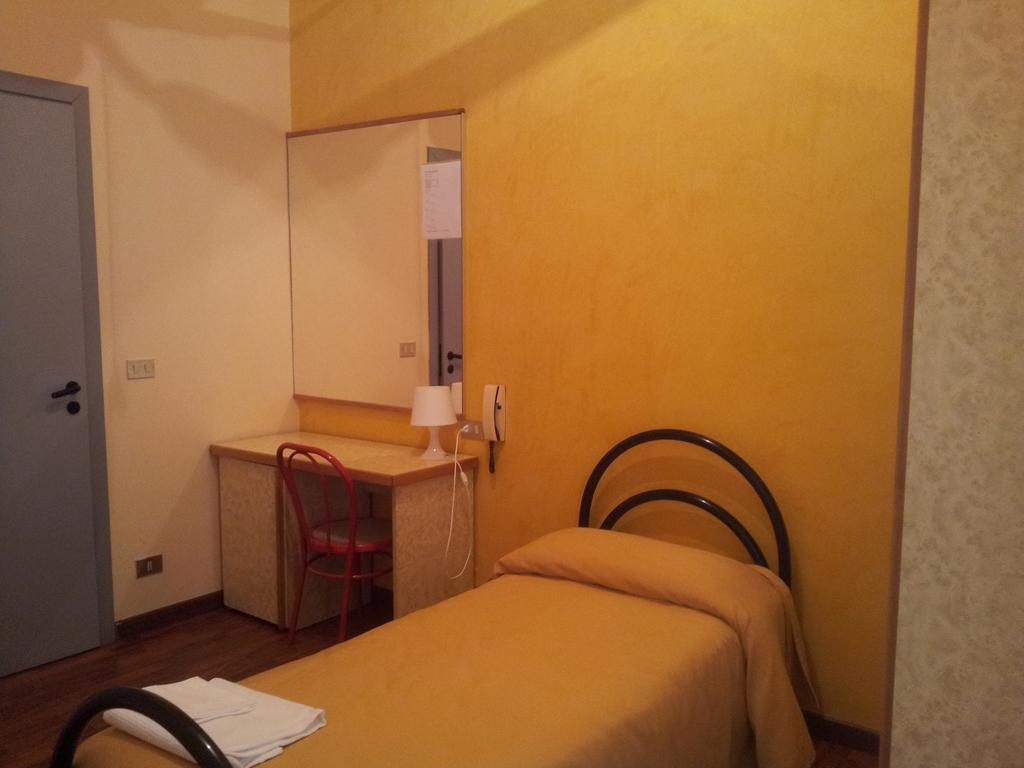Albergo Tarsia Castrovillari Buitenkant foto